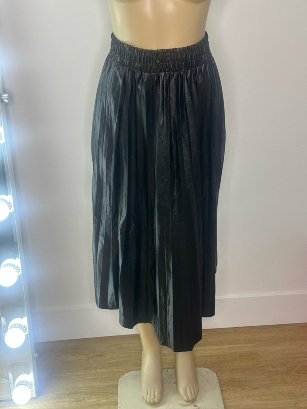 Black Pleated Midi Skirt with Elastic Waist